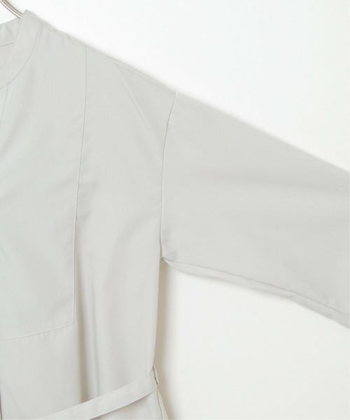 ikka(イッカ)の「ベルトセット2WAYシャツ(シャツ/ブラウス・レディース・オフホワイト/ダークブラウン・L/M)」の3枚目の写真