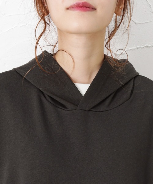 NAVY(ネイビー)の「フードベスト+ロングスリーブTシャツセット アンサンブル(Tシャツ/カットソー・レディース・グレイッシュベージュ/チャコール/カーキ・フリー)」の12枚目の写真