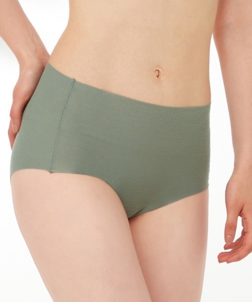 GUNZE（グンゼ）の「KIREILABO/キレイラボ リブ素材のやさしい着心地 レギュラーショーツ オーガニックコットン（ショーツ・レディース・ホワイト系その他/ゴールド/グリーン系その他/ブラック/ピンク系その他/ライラック/キャメル/ピンク系その他2/チャコールグレー/グレイッシュブルー・MEDIUM/LARGE/X-LARGE）」の16枚目の写真