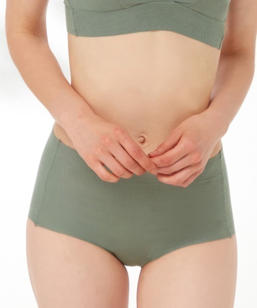 GUNZE（グンゼ）の「KIREILABO/キレイラボ リブ素材のやさしい着心地 レギュラーショーツ オーガニックコットン（ショーツ・レディース・ホワイト系その他/ゴールド/グリーン系その他/ブラック/ピンク系その他/ライラック/キャメル/ピンク系その他2/チャコールグレー/グレイッシュブルー・MEDIUM/LARGE/X-LARGE）」の18枚目の写真