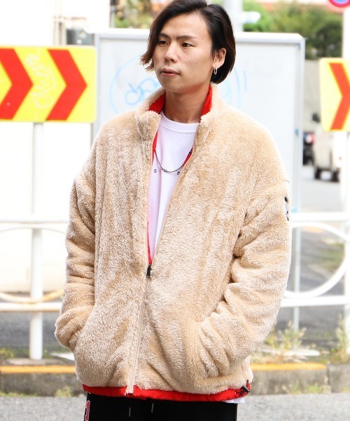NESTA BRAND(ネスタブランド)の「裏ボアリバーシブルドロップショルダージャケット(ブルゾン・メンズ・ベージュ/レッド・XL/L/M/XXL)」の3枚目の写真