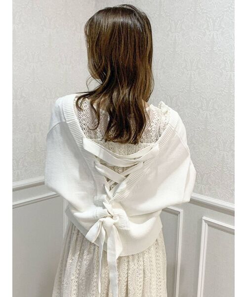 dazzlin（ダズリン）の「レースアップVネックカーディガン（カーディガン/ボレロ・レディース・オフホワイト/パープル/モカ・FREE）」の4枚目の写真