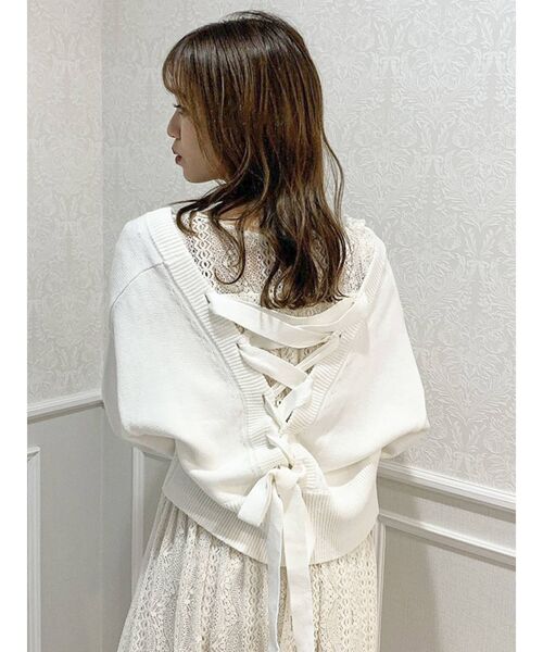 dazzlin（ダズリン）の「レースアップVネックカーディガン（カーディガン/ボレロ・レディース・オフホワイト/パープル/モカ・FREE）」の6枚目の写真