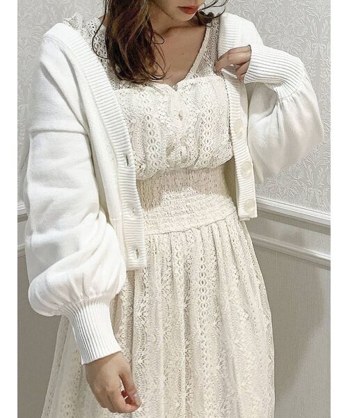 dazzlin（ダズリン）の「レースアップVネックカーディガン（カーディガン/ボレロ・レディース・オフホワイト/パープル/モカ・FREE）」の2枚目の写真