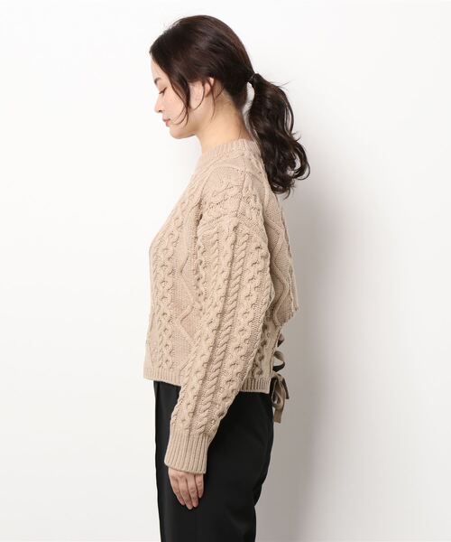 MOUSSY(マウジー)の「BACK OPEN セーター(ニット/セーター・レディース・ダークブラウン/パープル/ライトベージュ/アイボリー・FREE)」の7枚目の写真