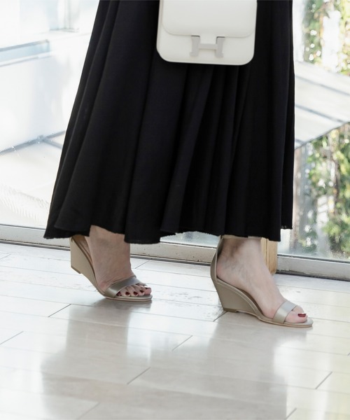 UR'S（ユアーズ）の「ｽﾄﾗｯﾌﾟｻﾝﾀﾞﾙ（サンダル・レディース・ホワイト/ブラック/ゴールド/ブルー/グリーン・LL/S/M/L）」の5枚目の写真