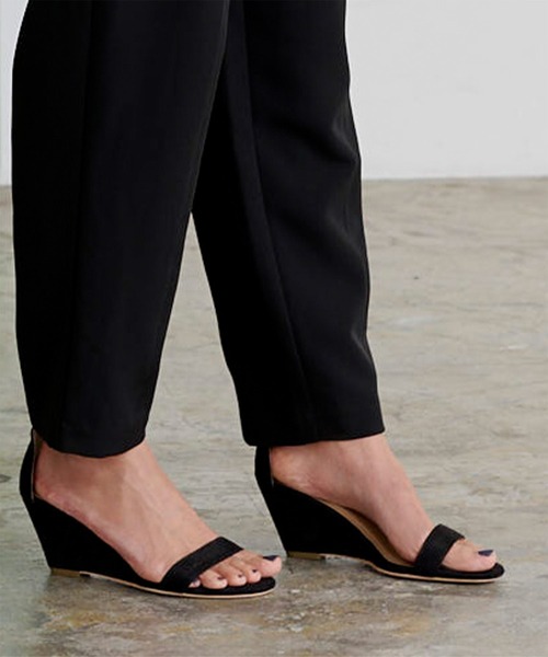 UR'S（ユアーズ）の「ｽﾄﾗｯﾌﾟｻﾝﾀﾞﾙ（サンダル・レディース・ホワイト/ブラック/ゴールド/ブルー/グリーン・LL/S/M/L）」の2枚目の写真