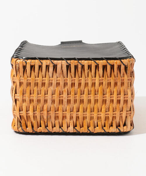 TOMORROWLAND （トゥモローランド）の「VIOLAd'ORO レザー ラタンコンビ ショルダーバッグ（ショルダーバッグ・レディース・ブラック系その他・FREE）」の5枚目の写真