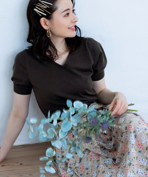 Tiaclasse(ティアクラッセ)の「【洗える】花柄が大人可愛いパフ袖ニットコンビワンピース(ワンピース・レディース・ネイビー/ブラウン/ブラック/モカ・9号/11号/7号)」の6枚目の写真