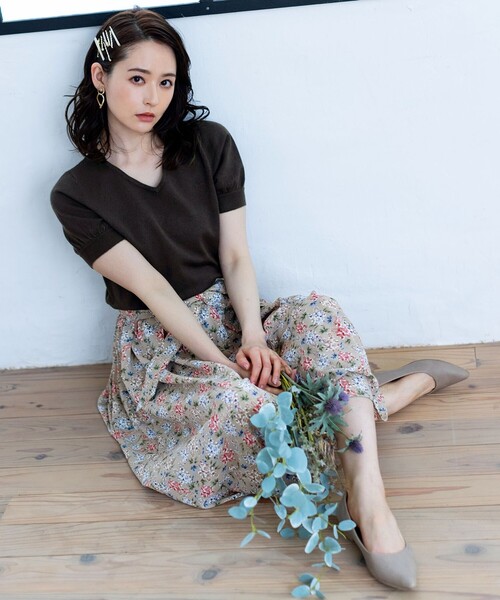 Tiaclasse(ティアクラッセ)の「【洗える】花柄が大人可愛いパフ袖ニットコンビワンピース(ワンピース・レディース・ネイビー/ブラウン/ブラック/モカ・9号/11号/7号)」の7枚目の写真