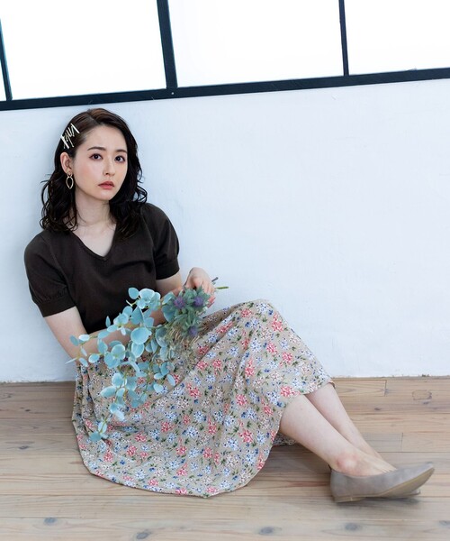 Tiaclasse(ティアクラッセ)の「【洗える】花柄が大人可愛いパフ袖ニットコンビワンピース(ワンピース・レディース・ネイビー/ブラウン/ブラック/モカ・9号/11号/7号)」の9枚目の写真