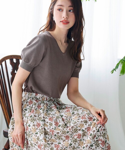 Tiaclasse(ティアクラッセ)の「【洗える】花柄が大人可愛いパフ袖ニットコンビワンピース(ワンピース・レディース・ネイビー/ブラウン/ブラック/モカ・9号/11号/7号)」の16枚目の写真