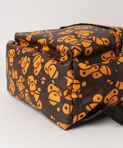 A BATHING APE（アベイシングエイプ）の「DAYPACK(M) ALL BABY MILO PVC（バックパック/リュック・メンズ・ブラウン・FREE）」の3枚目の写真