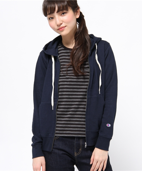 Champion（チャンピオン）の「Champion×earthパーカー（パーカー・レディース・アイボリー/杢グレー/ライトイエロー/ネイビー・MEDIUM/SMALL）」の4枚目の写真