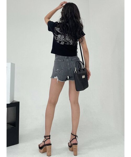 GYDA(ジェイダ)の「ハイウエスト HEMダメージ デニムショートパンツ(デニムパンツ・レディース・ブラック/ブルー・SMALL/MEDIUM/X-SMALL)」の6枚目の写真