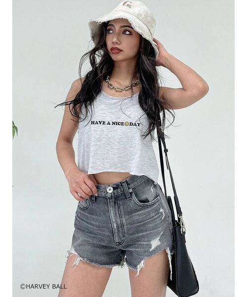 GYDA(ジェイダ)の「ハイウエスト HEMダメージ デニムショートパンツ(デニムパンツ・レディース・ブラック/ブルー・SMALL/MEDIUM/X-SMALL)」の21枚目の写真