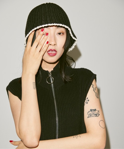 FEKETE(フェケテ)の「BI-COLOR SUMMER BUCKET HAT / バイカラーペーパーバケットハット(ハット・レディース・ホワイト/ライトブルー/ブラック・FREE)」の13枚目の写真