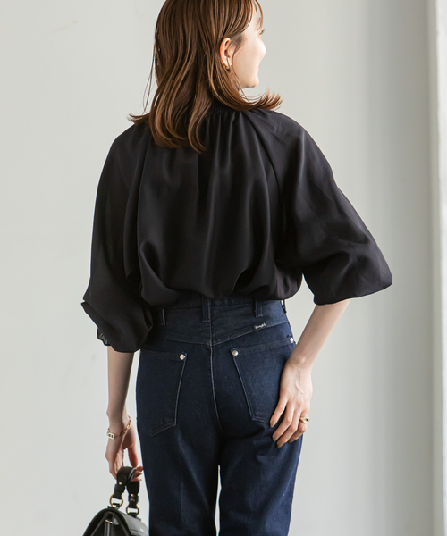 Noble(ノーブル)の「《追加》シャーリングシアーブラウス 3(シャツ/ブラウス・レディース・ベージュ/パープル/ネイビー/ブラウン・38/36)」の11枚目の写真
