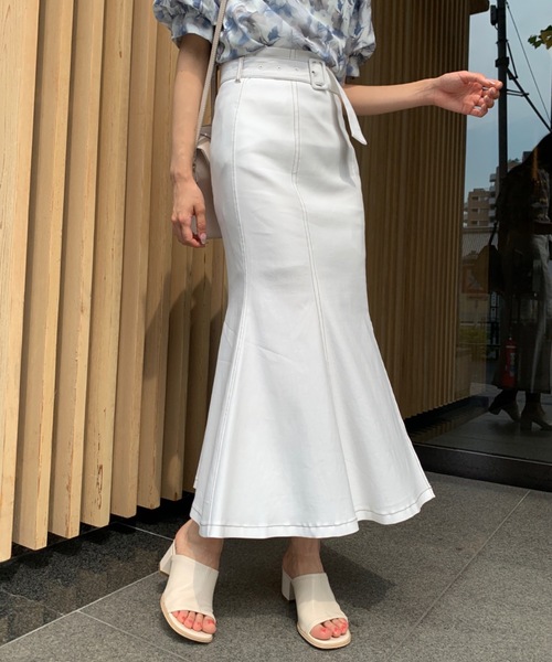 OLIVE des OLIVE（オリーブデオリーブ）の「ベルト付きスリットマーメイドスカート（スカート・レディース・ブラウン/ピンク/オフホワイト/ブラック・FREE）」の2枚目の写真