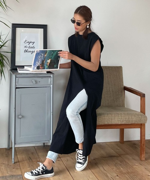 CHERI since1985(シェリ)の「肩タック ノースリーブ ロング丈 スリットワンピース(ワンピース・レディース・ブラック/ベージュ・FREE)」の5枚目の写真