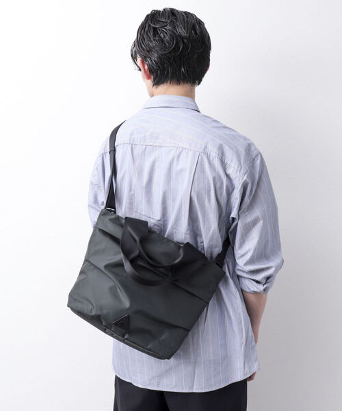 ANONYM CRAFTSMAN DESIGN（アノニムクラフツマンデザイン）の「【ANONYM CRAFTSMAN DESIGN/アノニム・クラフツマン・デザイン】TOTE BAG #01 軽量ショルダーバッグ 国産（ショルダーバッグ・メンズ・ブラック/グレー/キャメル・FREE）」の3枚目の写真