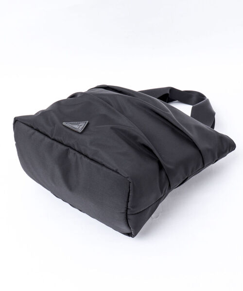 ANONYM CRAFTSMAN DESIGN（アノニムクラフツマンデザイン）の「【ANONYM CRAFTSMAN DESIGN/アノニム・クラフツマン・デザイン】TOTE BAG #01 軽量ショルダーバッグ 国産（ショルダーバッグ・メンズ・ブラック/グレー/キャメル・FREE）」の6枚目の写真