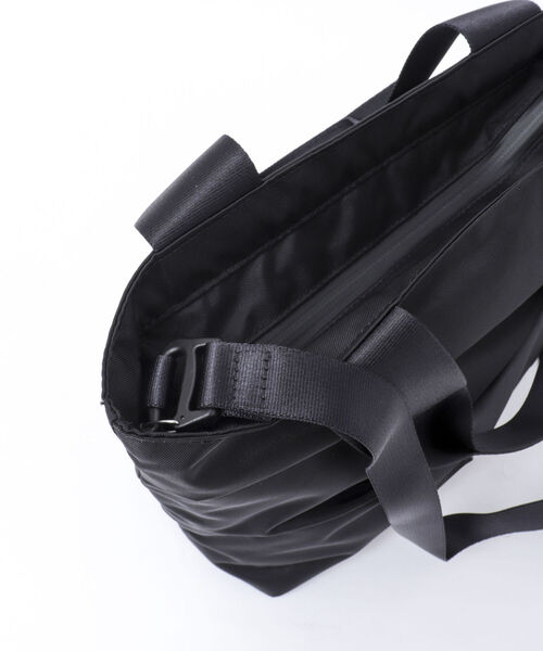 ANONYM CRAFTSMAN DESIGN（アノニムクラフツマンデザイン）の「【ANONYM CRAFTSMAN DESIGN/アノニム・クラフツマン・デザイン】TOTE BAG #01 軽量ショルダーバッグ 国産（ショルダーバッグ・メンズ・ブラック/グレー/キャメル・FREE）」の19枚目の写真