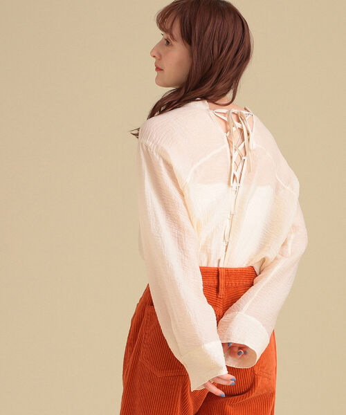 Ray BEAMS（レイビームス）の「Ray BEAMS / ワッシャー レースアップ ブラウス（シャツ/ブラウス・レディース・ブラック/ホワイト系その他6・ONE SIZE）」の17枚目の写真