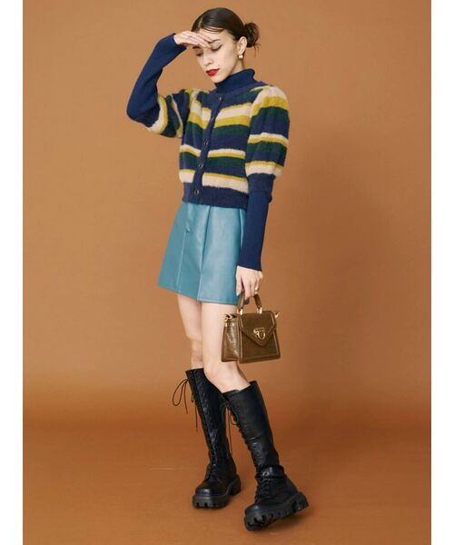 EVRIS（エヴリス）の「スリットデザインフェイクレザーミニスカート（スカート・レディース・ブラック/ブルー/マスタード・SMALL/MEDIUM）」の8枚目の写真