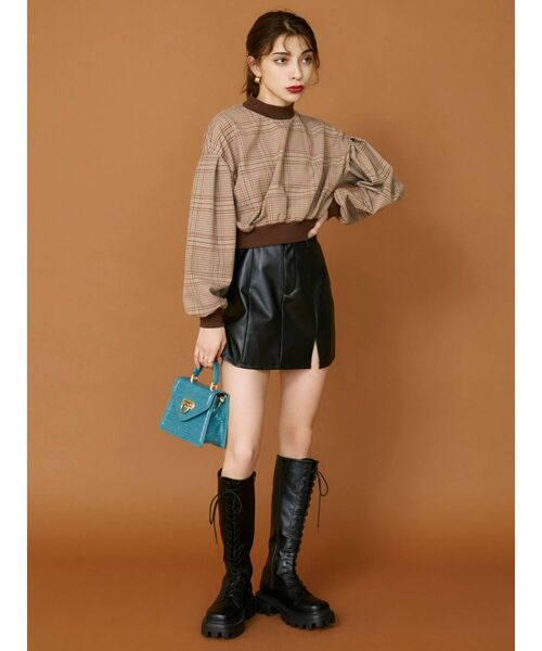 EVRIS（エヴリス）の「スリットデザインフェイクレザーミニスカート（スカート・レディース・ブラック/ブルー/マスタード・SMALL/MEDIUM）」の14枚目の写真