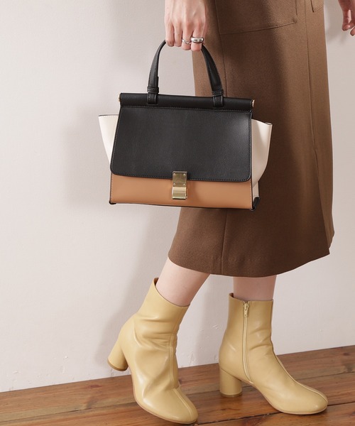 N.（N. Natural Beauty Basic）（エヌエヌナチュラルビューティーベーシック）の「◆配色フラップショルダーバッグ（ショルダーバッグ・レディース・ブラック/ベージュ/ライトグリーン・ﾌﾘ-）」の2枚目の写真