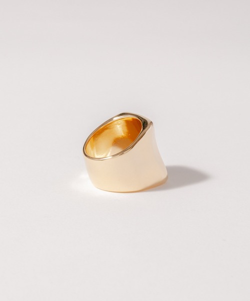 novice(ノーヴィス)の「【novice】Rectangle Volume Ring(リング・レディース・シルバー/ゴールド・FREE)」の6枚目の写真