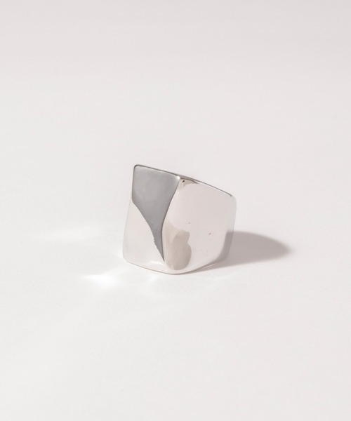 novice(ノーヴィス)の「【novice】Rectangle Volume Ring(リング・レディース・シルバー/ゴールド・FREE)」の4枚目の写真