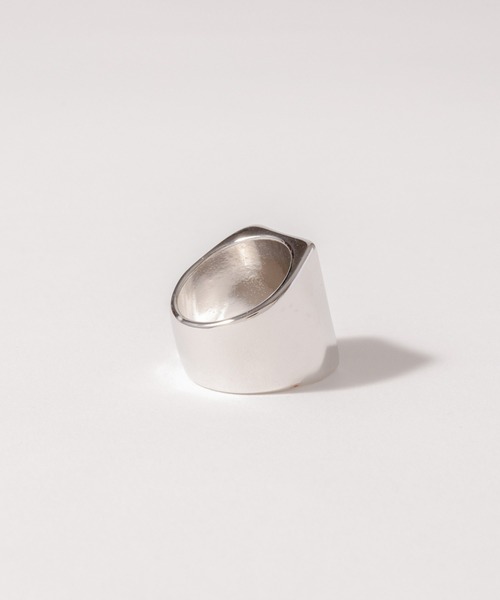novice(ノーヴィス)の「【novice】Rectangle Volume Ring(リング・レディース・シルバー/ゴールド・FREE)」の3枚目の写真