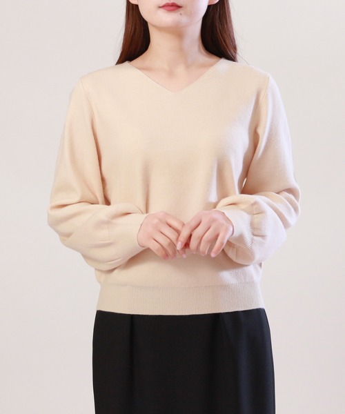 TRUDEA(トルディア)の「総針編みVネックニット(ニット/セーター・レディース・アイボリー/モカ/ブラック/ブルーグリーン/グレイッシュベージュ・LARGE/MEDIUM)」の7枚目の写真
