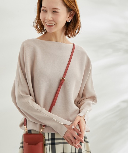 ROPE' PICNIC（ロペピクニック）の「【WEB限定カラー:グリーン,ネイビー】マシュマロタッチ袖パールドルマンニット（ニット/セーター・レディース・ネイビー/グリーン系その他/ブラック/オフホワイト/ブルー/クリーム/オレンジ系その他/ベージュ系その他・38/40）」の4枚目の写真