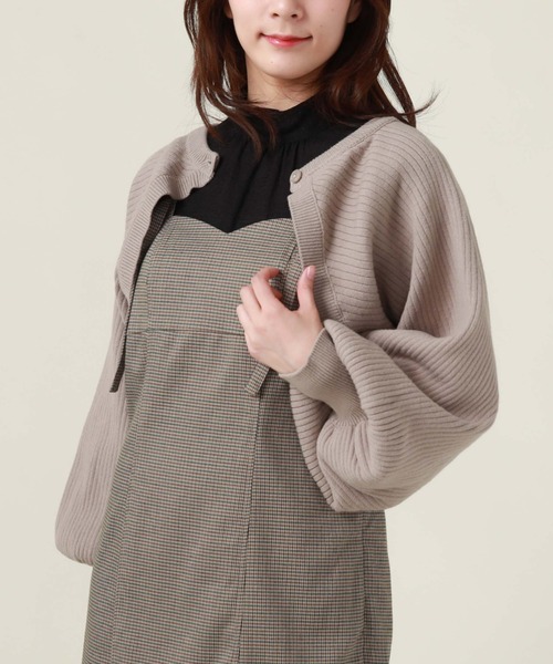 archives(アルシーヴ)の「マルチwayリブニットボレロカーディガン(カーディガン/ボレロ・レディース・オフホワイト/ブルー/グレイッシュベージュ/ブラック・MEDIUM)」の1枚目の写真