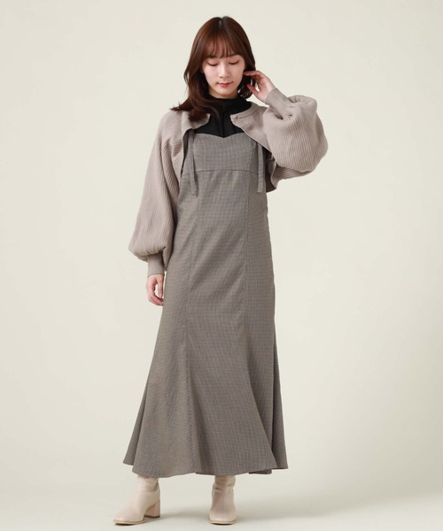 archives(アルシーヴ)の「マルチwayリブニットボレロカーディガン(カーディガン/ボレロ・レディース・オフホワイト/ブルー/グレイッシュベージュ/ブラック・MEDIUM)」の10枚目の写真