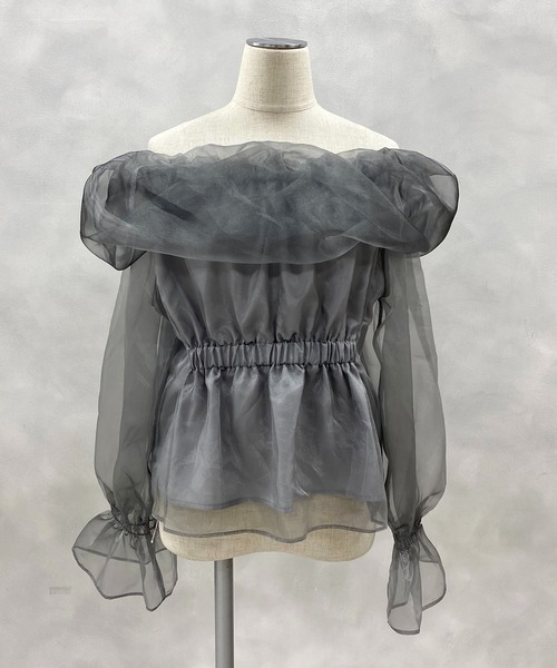 one after another NICE CLAUP（ワンアフターアナザーナイスクラップ）の「オーガンオフショルブラウス（シャツ/ブラウス・レディース・アイボリー/グレー/ピンク・FREE）」の16枚目の写真