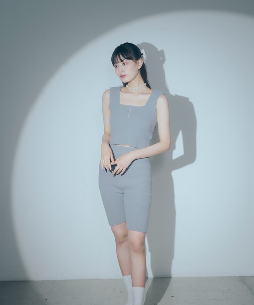 Romansual（ロマンシュアル）の「Romansual/ニットタンクトップ＆ハーフパンツセット（タンクトップ・レディース・グレー/ピンク・FREE）」の2枚目の写真