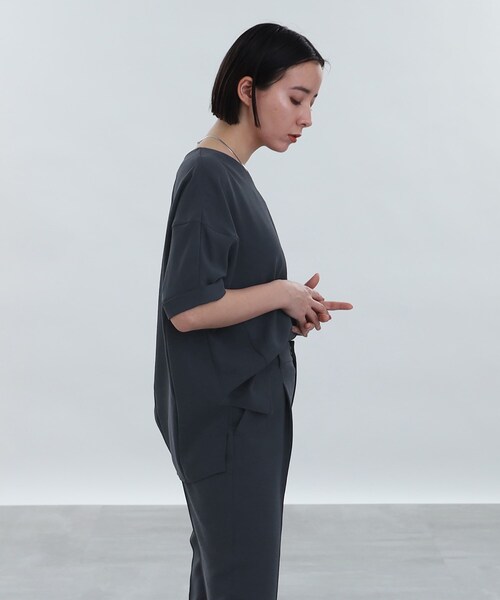 INDIVI（インディヴィ）の「◆【こなれSETUP/洗える】ドルマンスリーブブラウス（シャツ/ブラウス・レディース・サックスブルー系5/ブラック/グレー系その他6/ライトグリーン系/チャコール/ベージュ系5・05/12/13/15 /34/38）」の22枚目の写真