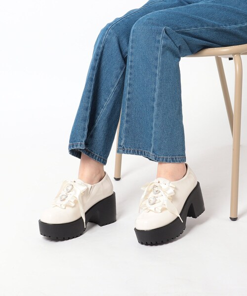 cs T&P(シーエスティーアンドピー)の「厚底フェイクパール付きローファー(パンプス・レディース・ブラック系1/アイボリー系1/ネイビー系6・S/M/L/LL)」の16枚目の写真