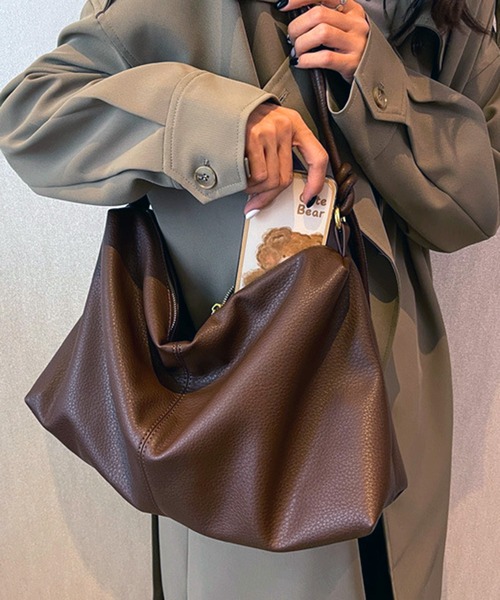 STYLEBLOCK(スタイルブロック)の「PUレザーシンプルショルダーバッグ(ショルダーバッグ・レディース・グレー/ブラック/ブラウン/ブラウン系その他/ベージュ系その他/レッド系その他・FREE)」の4枚目の写真