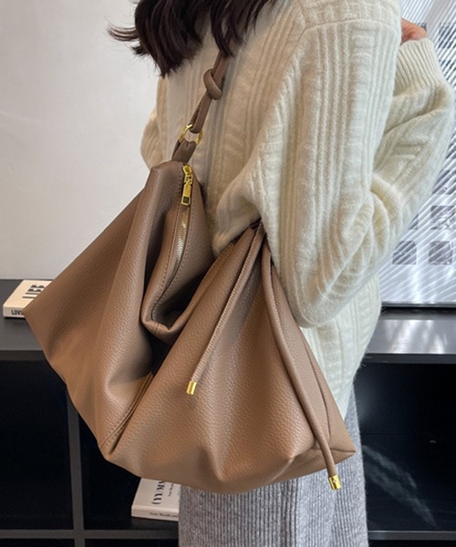 STYLEBLOCK(スタイルブロック)の「PUレザーシンプルショルダーバッグ(ショルダーバッグ・レディース・グレー/ブラック/ブラウン/ブラウン系その他/ベージュ系その他/レッド系その他・FREE)」の3枚目の写真