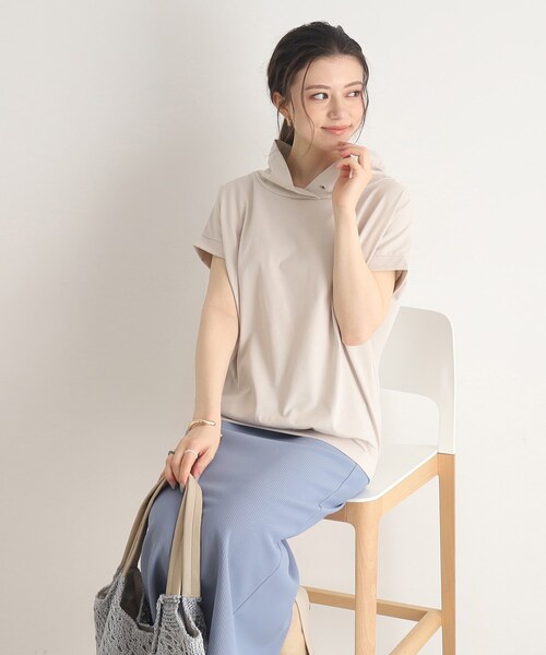 DRESKIP（ドレスキップ）の「◆【接触冷感】手軽に抜け感コーデ！抜け衿トップス（Tシャツ/カットソー・レディース・ナチュラル/ブラック/サンドベージュ/ライトグリーン/オフホワイト・02/03/04）」の4枚目の写真