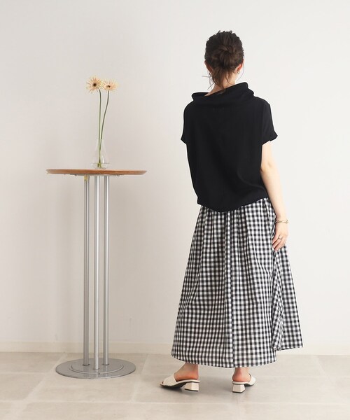 DRESKIP（ドレスキップ）の「◆【接触冷感】手軽に抜け感コーデ！抜け衿トップス（Tシャツ/カットソー・レディース・ナチュラル/ブラック/サンドベージュ/ライトグリーン/オフホワイト・02/03/04）」の8枚目の写真