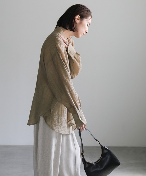 select MOCA（セレクトモカ）の「クリンクルシアーバンドカラーオーバーシャツ（シャツ/ブラウス・レディース・ダークベージュ/ブラウン/ブラック・FREE）」の14枚目の写真