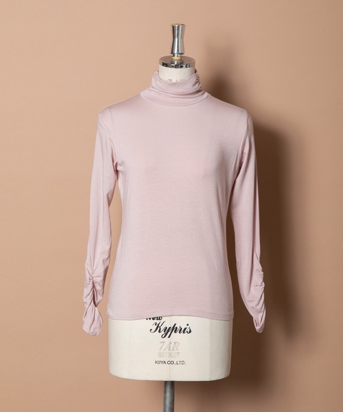 MHBG TOKYO(エムエイチビージートーキョー)の「【全10色展開】 袖ギャザー テンセルタートル(Tシャツ/カットソー・レディース・グリーン/レッド/ブラック/ブルー/パープル/ピンク/オフホワイト/グレー/イエロー/ベージュ・FREE)」の9枚目の写真