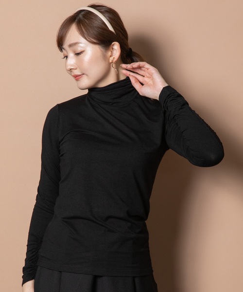 MHBG TOKYO(エムエイチビージートーキョー)の「【全10色展開】 袖ギャザー テンセルタートル(Tシャツ/カットソー・レディース・グリーン/レッド/ブラック/ブルー/パープル/ピンク/オフホワイト/グレー/イエロー/ベージュ・FREE)」の19枚目の写真