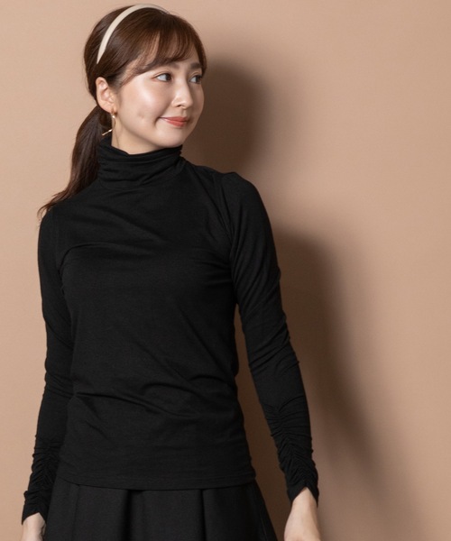 MHBG TOKYO(エムエイチビージートーキョー)の「【全10色展開】 袖ギャザー テンセルタートル(Tシャツ/カットソー・レディース・グリーン/レッド/ブラック/ブルー/パープル/ピンク/オフホワイト/グレー/イエロー/ベージュ・FREE)」の18枚目の写真